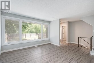 270 Montmorency Dr in Hamilton, ON - Building Photo - Building Photo