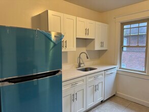 5716 Beacon St in Pittsburgh, PA - Building Photo - Building Photo