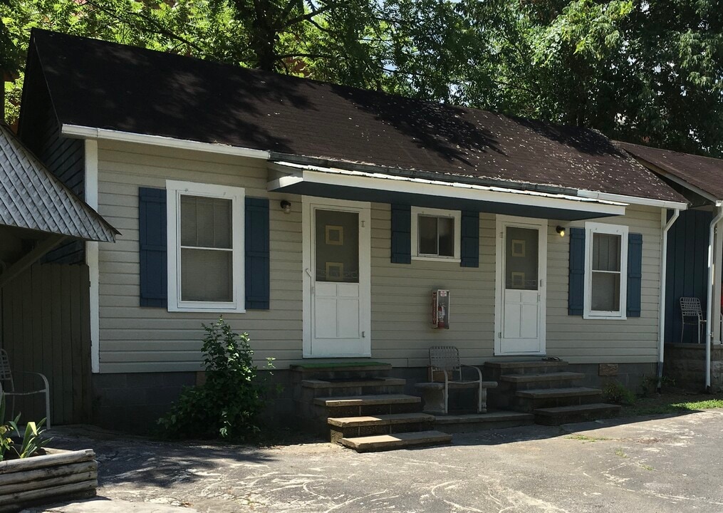 111 Woliss Ln, Unit Sam Grisham in Gatlinburg, TN - Building Photo