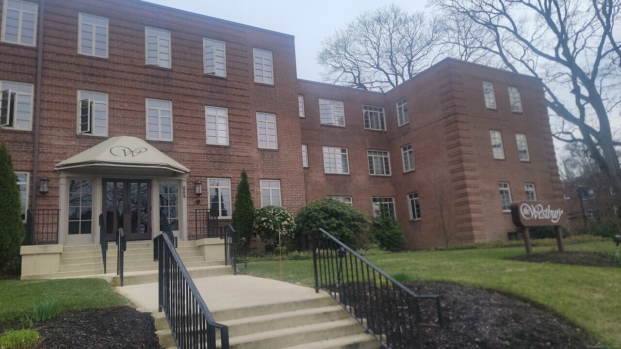 869 Farmington Ave in West Hartford, CT - Building Photo