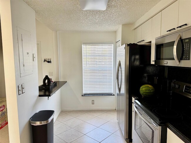 5332 Jubilee Way, Unit 5 in Margate, FL - Building Photo - Building Photo