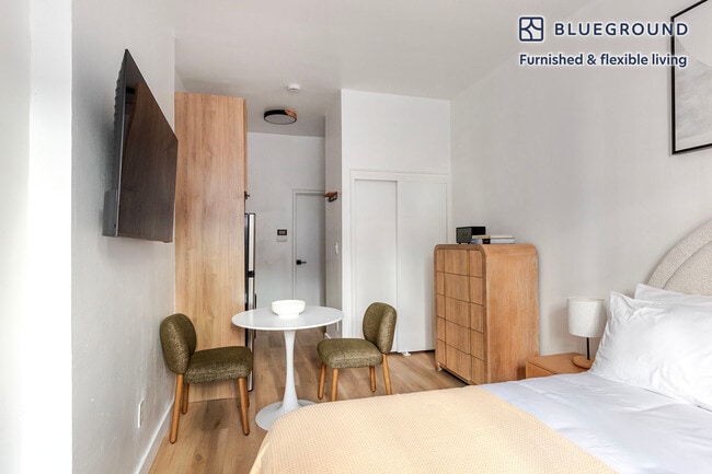 216 E 13th St in New York, NY - Building Photo - Building Photo