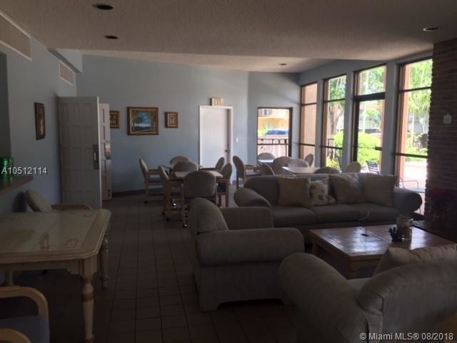 10738 N Kendall Dr-Unit -K14 in Miami, FL - Building Photo - Building Photo