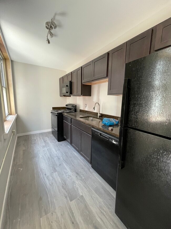 1017 W Hamilton St, Unit 1 in Allentown, PA - Building Photo - Building Photo