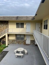 1449 N 14th Way in Hollywood, FL - Building Photo - Building Photo