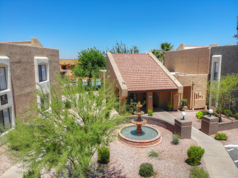 Sundancer Apartments in Tolleson, AZ - Building Photo