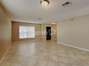 1888 Vale Dr in Clermont, FL - Foto de edificio - Building Photo