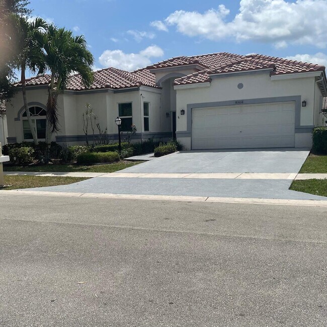 property at 8500 Golden Cypress Ct