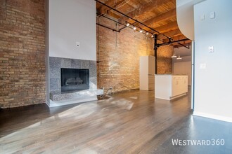 2300 W Wabansia Ave in Chicago, IL - Building Photo - Building Photo