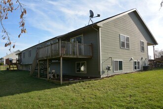 327 Cordy Lane, Unit 4Bedroom in Hortonville, WI - Building Photo - Building Photo