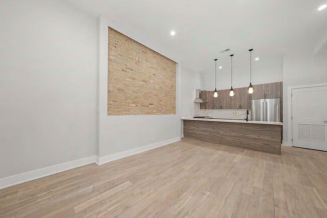 64 E Cedar St