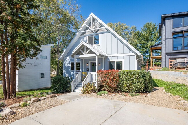 94 Downing St in Asheville, NC - Building Photo - Building Photo