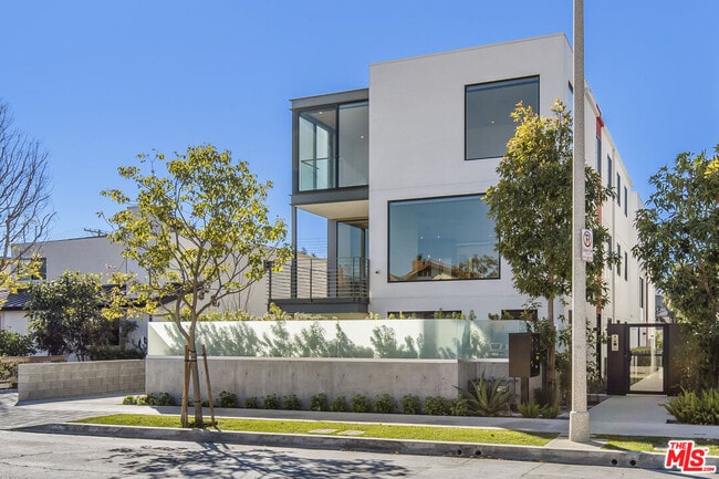 2019 Barry Ave in Los Angeles, CA - Building Photo - Building Photo