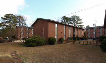 Amanda Court Apartments in Columbia, SC - Building Photo - Building Photo