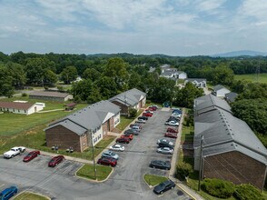 Stoneybrook Heights Apartments in Johnson City, TN - Foto de edificio - Building Photo
