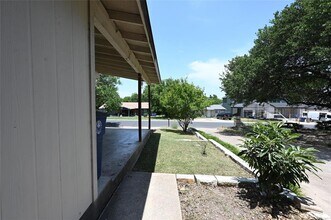 1503 Valleyridge Dr in Austin, TX - Building Photo - Building Photo