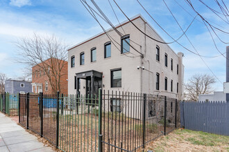 2805 Jasper St SE in Washington, DC - Building Photo - Building Photo