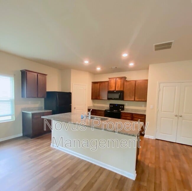 347 Augusta Woods Dr in Villa Rica, GA - Building Photo - Building Photo