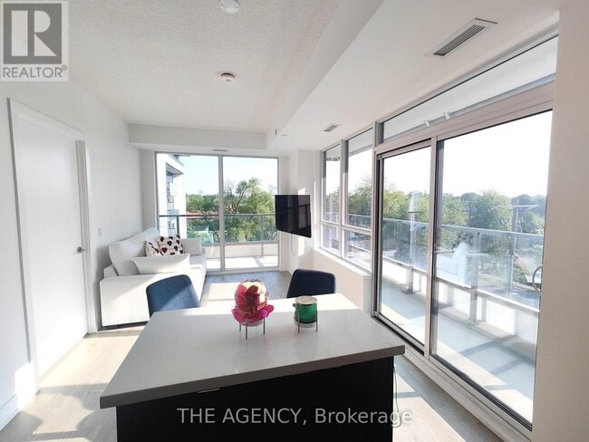 property at 2 Teagarden Ct