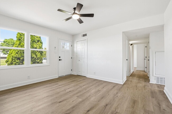 4624 E Indian Trail in Louisville, KY - Building Photo - Building Photo