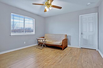 180 Spring Branch Loop in Kyle, TX - Foto de edificio - Building Photo