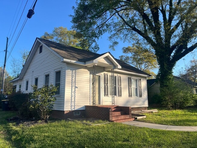 property at 407 Calhoun Rd NE