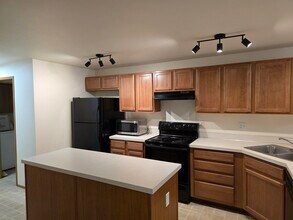 2732 Hidden Springs Loop SE in Olympia, WA - Building Photo - Building Photo