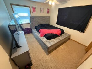 5295 N Mohawk Ave in Glendale, WI - Building Photo - Building Photo