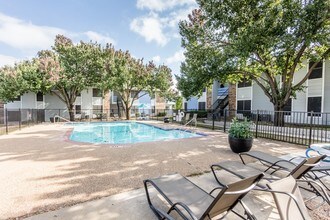 Running Brook Apartments in Arlington, TX - Building Photo - Building Photo