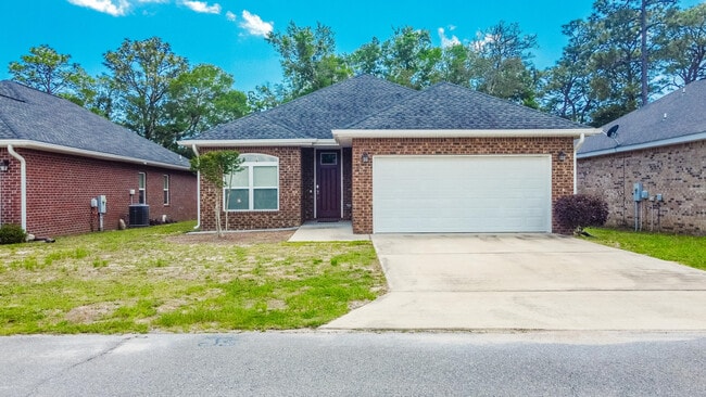 557 Valparaiso Pkwy in Valparaiso, FL - Building Photo - Building Photo