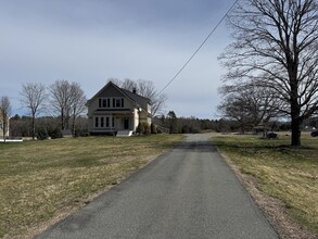 684 South St in Bridgewater, MA - Building Photo - Building Photo