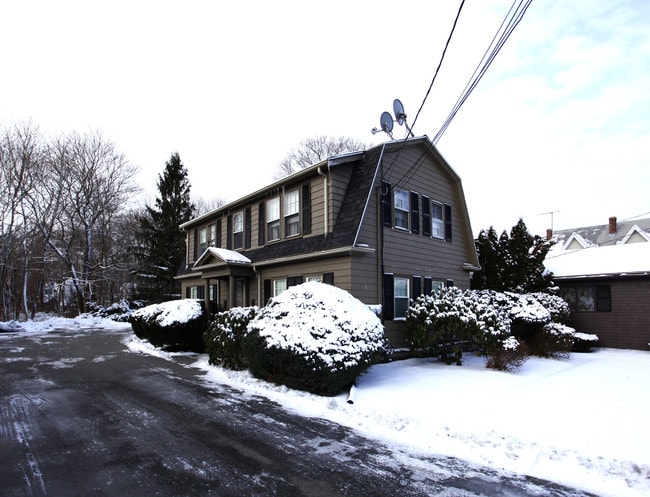 4 County St in Peabody, MA - Foto de edificio - Building Photo