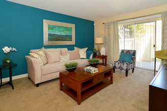 Alta Mar at Broadwater Apartments in St. Petersburg, FL - Building Photo - Building Photo