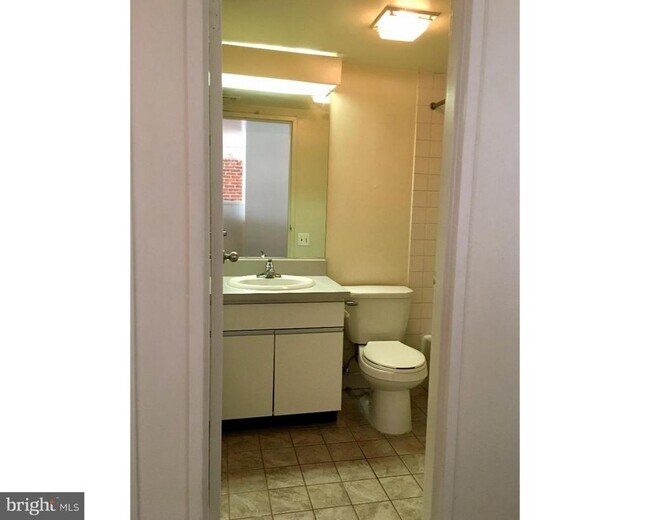130 Arch St in Philadelphia, PA - Building Photo - Building Photo