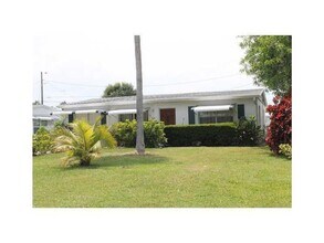 1631 4th Ct in Vero Beach, FL - Building Photo - Building Photo