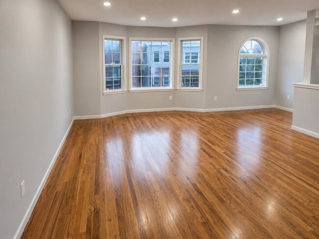 212 Clerk St in Jersey City, NJ - Building Photo - Building Photo