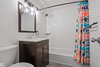 575 Grand St-Unit -E1505 in New York, NY - Building Photo - Building Photo