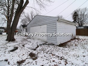 2204 S Waldemere Ave in Muncie, IN - Building Photo - Building Photo