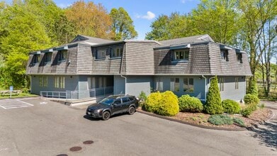 47 Clapboard Hill Rd in Guilford, CT - Building Photo - Building Photo