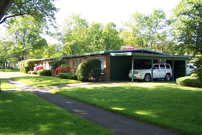 1908 Maple St in Longview, WA - Foto de edificio - Building Photo