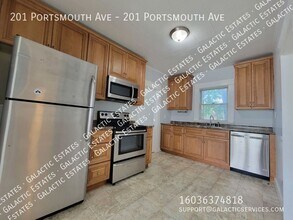 201 Portsmouth Ave in Manchester, NH - Building Photo - Building Photo
