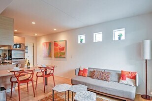 The Regency Apartment Homes in Tempe, AZ - Building Photo
