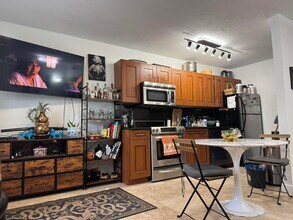 1470 N Dixie Hwy in Fort Lauderdale, FL - Building Photo - Building Photo