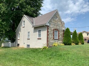 2167 Baltimore Pike in Hanover, PA - Foto de edificio - Building Photo