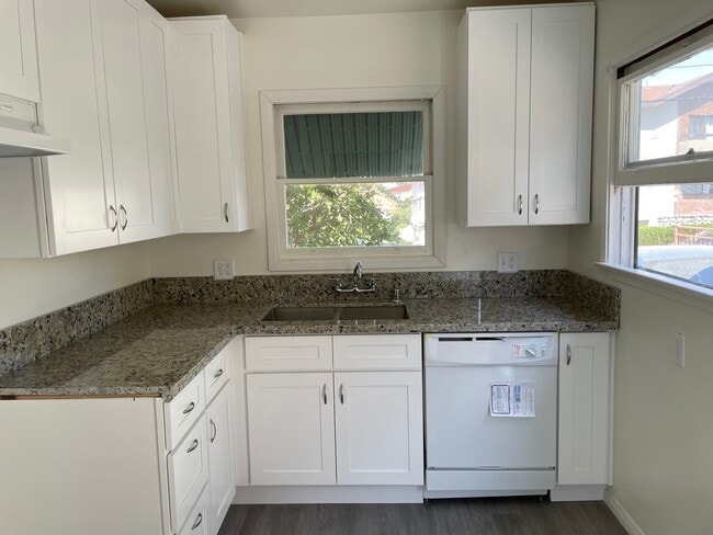 10016 Pinewood Ave, Unit Pinewood ave