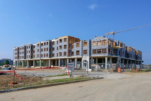 Gateway Pl in Blue Ash, OH - Building Photo