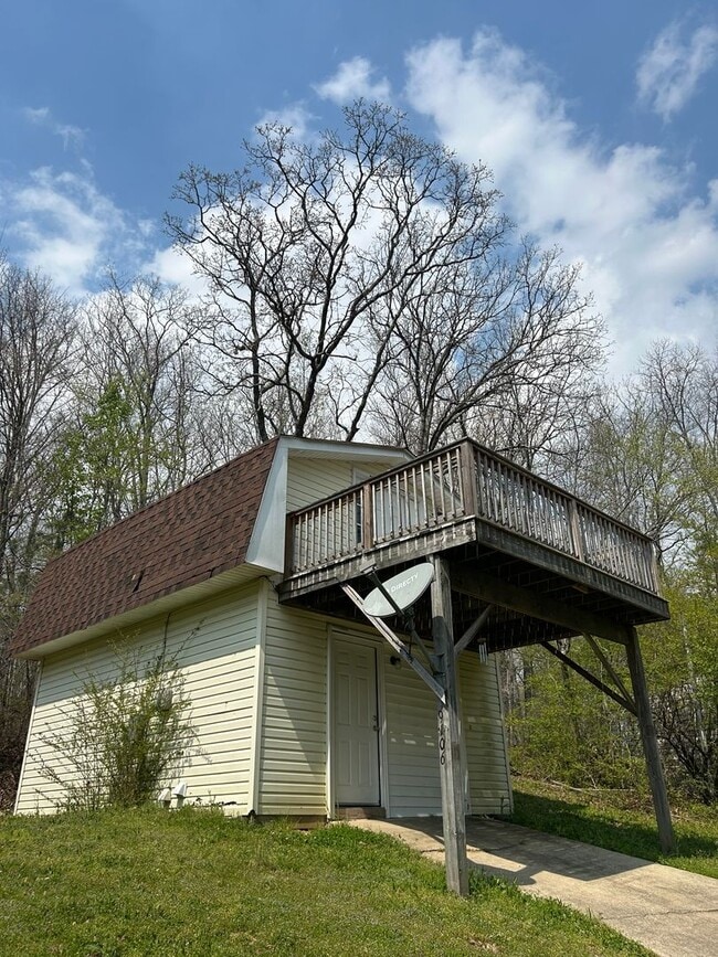 property at 9106 Almond Ridge Rd