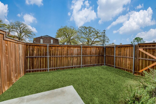 property at 115 Peachtree Ct