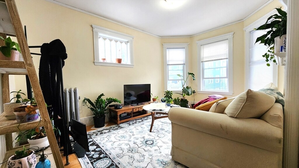 6 Newton St, Unit 2 in Cambridge, MA - Foto de edificio