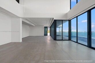 11400 N Bayshore Dr in North Miami, FL - Building Photo - Building Photo